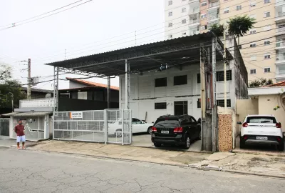 Vista frontal do imóvel.